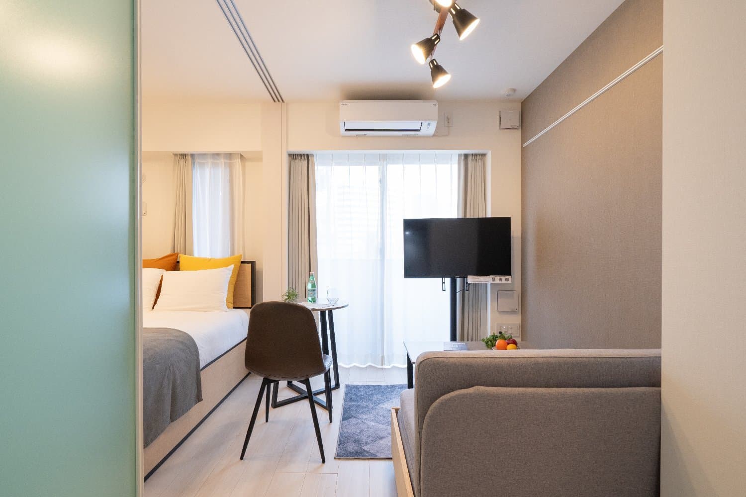 8-minute walk from the nearest station / Built in 2025 / Fully furnished with appliances / Free Wi-Fi / Haven Shibaura 503