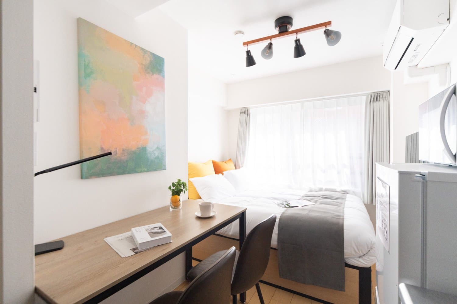 ☆Special rates until the end of September!☆从车站步行4分钟!乘坐巴士一站即可到达池袋/2025年建成的美丽房间/家具和电器/提供免费无线网络/GLICION Oji 201