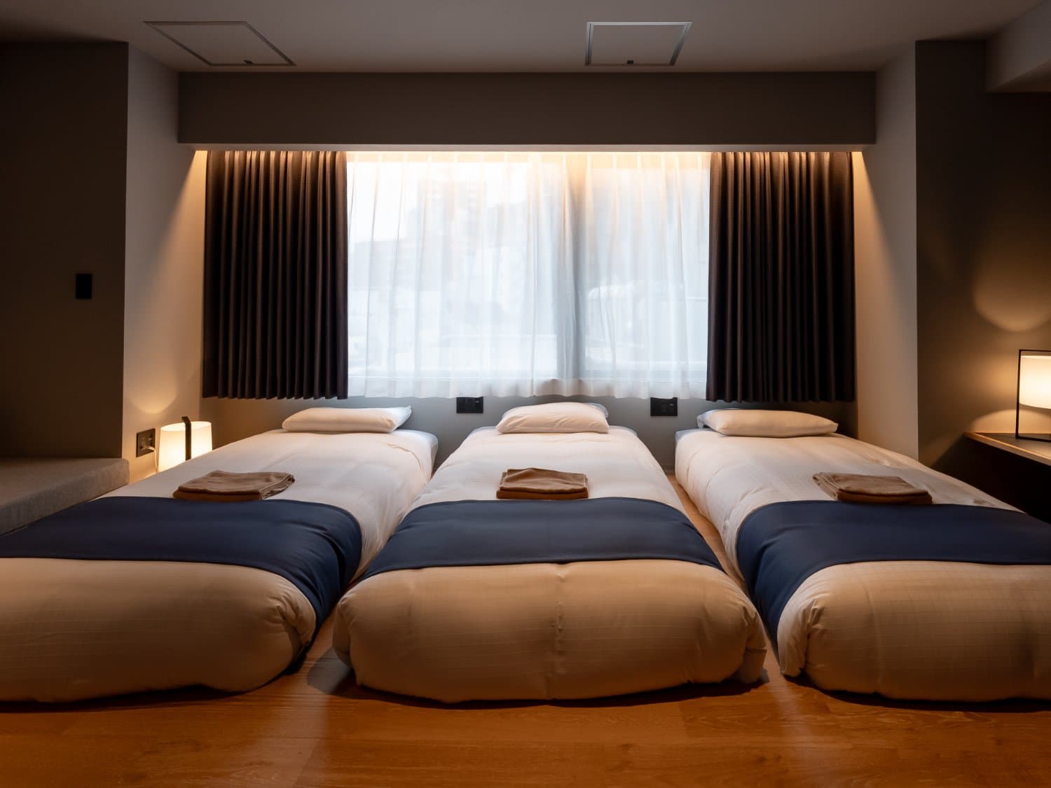 VADE HOTEL SHIBUYA TRIPLE + SOFA