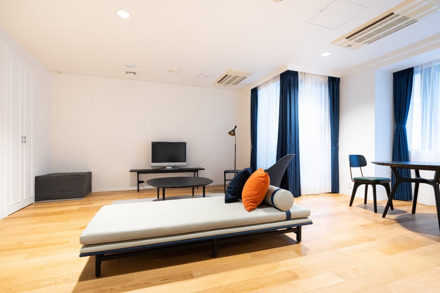 神谷町駅から徒歩1分のマンション!シンプルでモダンなお部屋♪/家具・家電完備/神谷町MTコート 506