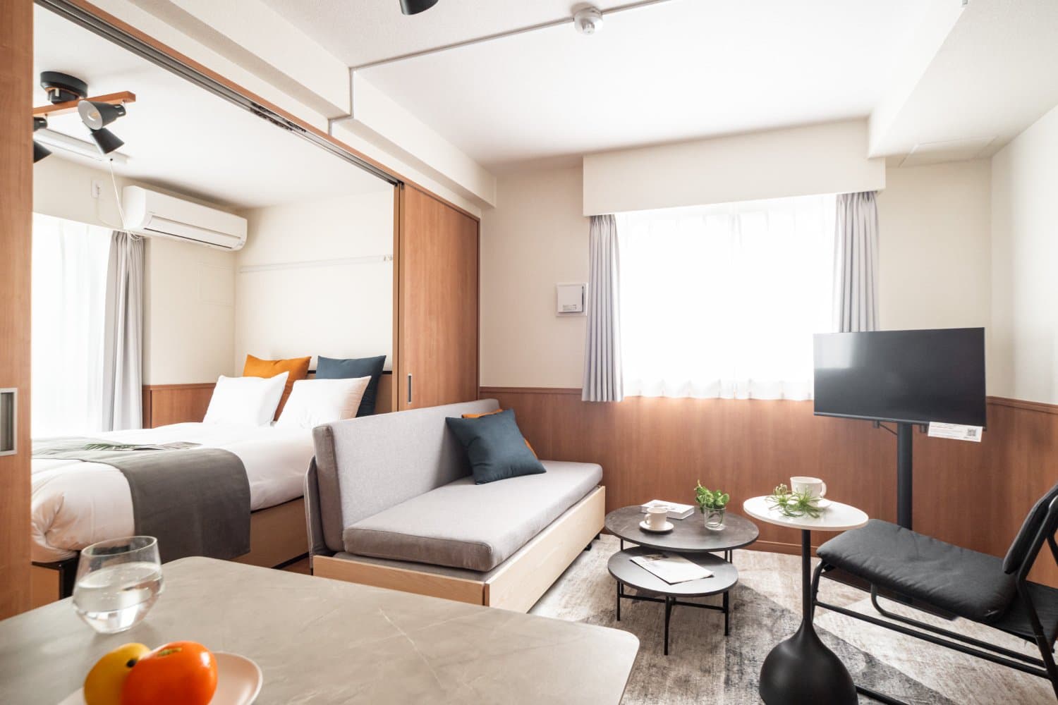 ☆9月末滞在までの特価賃料!☆ 最寄り駅より徒歩5分!新宿まで電車で1本/セキュリティ万全/家具・家電付き/モン・シャトー中野哲学堂 301