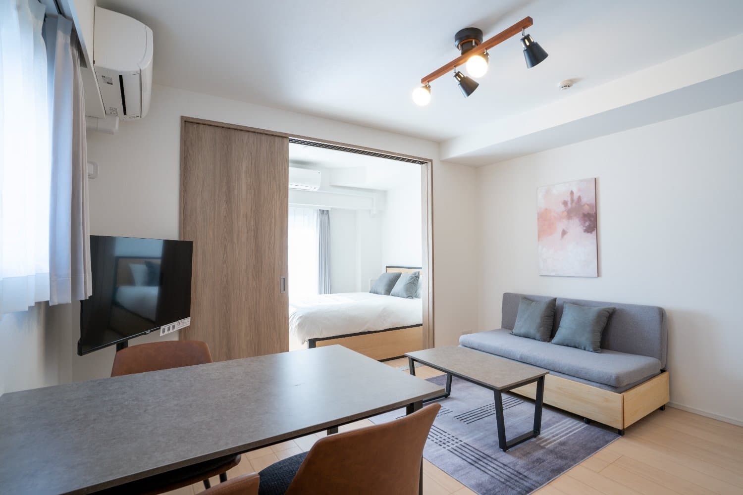11-minute walk from Honjo-Azumabashi Station / Simple and clean designer apartment / Suitable for short-term to long-term stays / Urban Park Honjo-Azumabashi 705