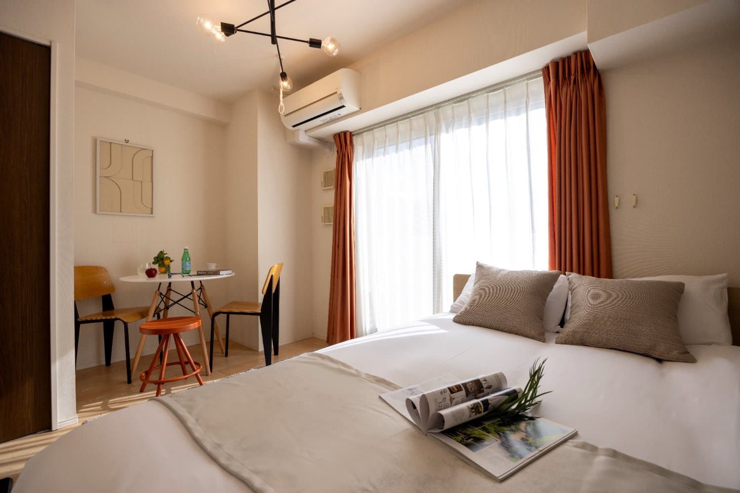 Furniture updated in August 2026 / 4-minute walk from Edogawabashi Station / Warm, natural-style interior / Convenient access to tourist attractions / KISETSU Kagurazaka 801