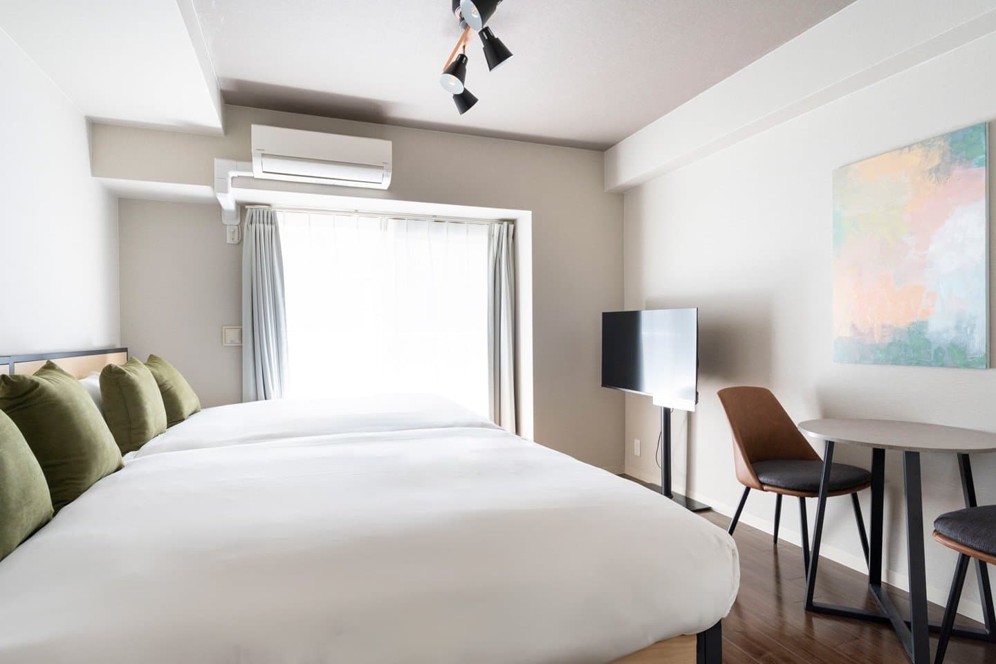 Great access to Universal Studios Japan! / Within walking distance of Osaka Station / Stylish room / Shin-Umeda Central Hills 202