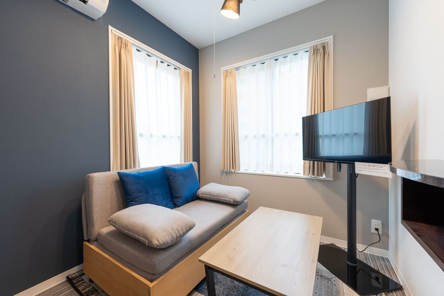 Popular Ebisu area / Excellent access / Newly built / Fully furnished with furniture and appliances / The Sanctus Ebisu 303