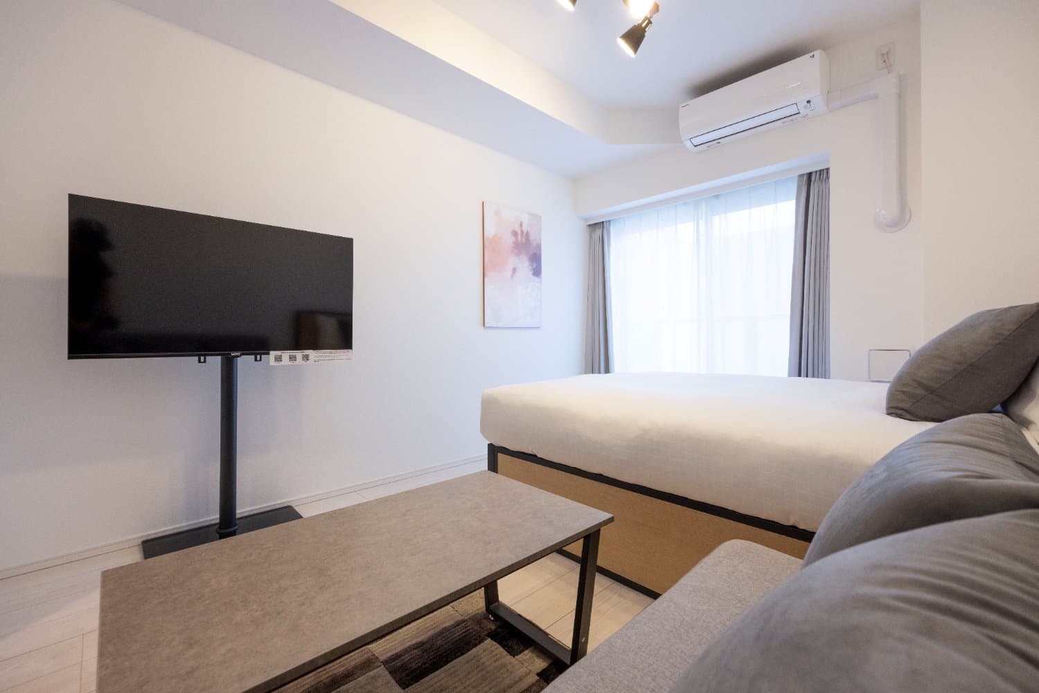 11-minute walk from Honjo-Azumabashi Station / Simple and clean designer apartment / Suitable for short-term to long-term stays / Urban Park Honjo-Azumabashi 603
