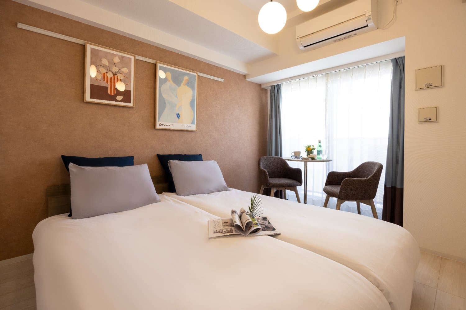 Furniture updated in October 2026/ Convenient access to Haneda Airport / 5-minute walk from Omorimachi Station / Retro mid-century style room in orange and blue/ Preal Deux Omorimachi II 202
