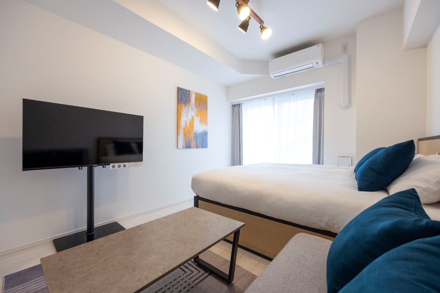 11-minute walk from Honjo-Azumabashi Station / Simple and clean designer apartment / Suitable for short-term to long-term stays / Urban Park Honjo-Azumabashi 303
