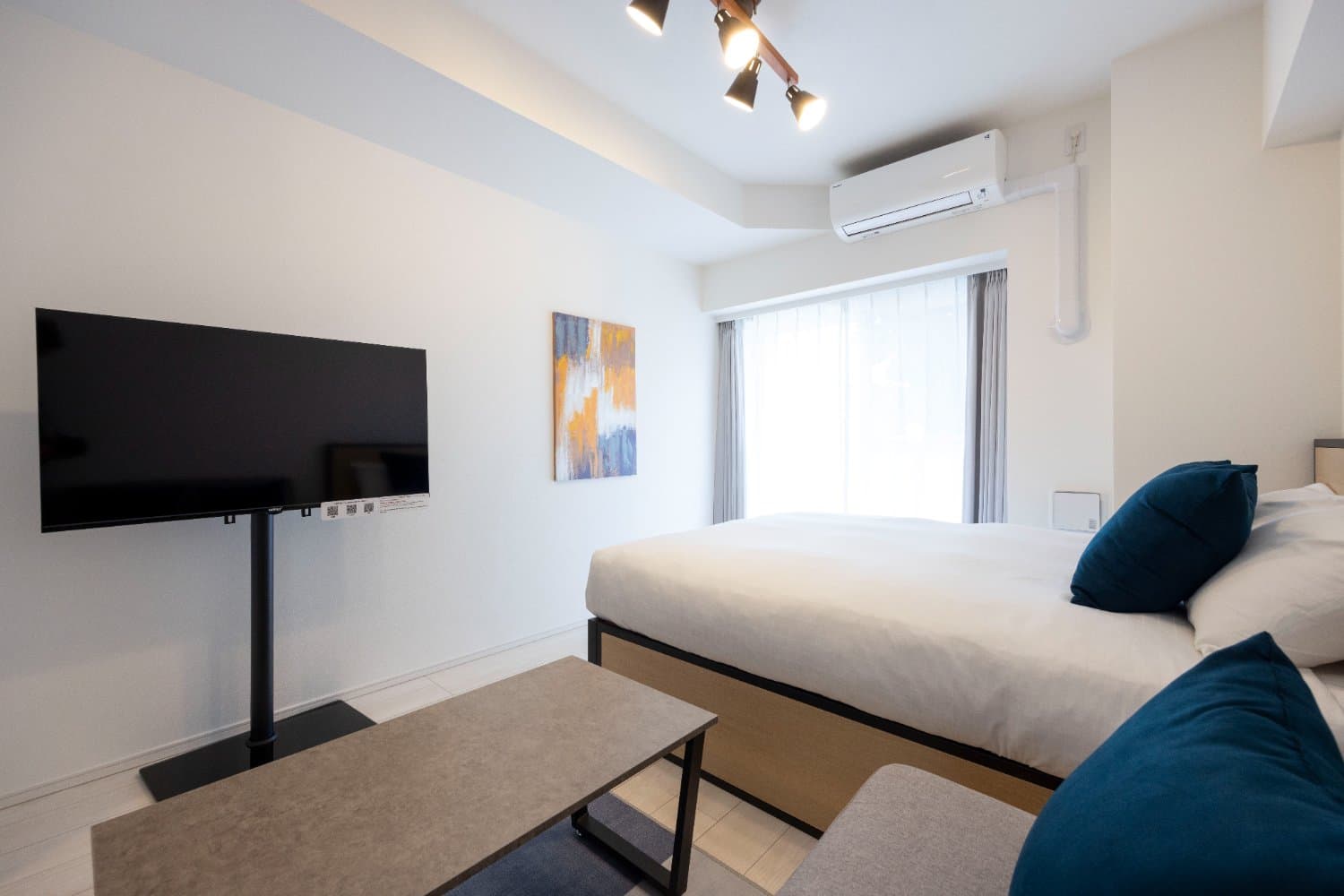 11-minute walk from Honjo-Azumabashi Station / Simple and clean designer apartment / Suitable for short-term to long-term stays / Urban Park Honjo-Azumabashi 203