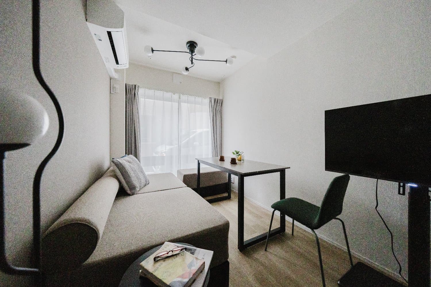 10-minute walk from Higashi-Nakano Station / Excellent access to Shinjuku / Maisonette / Accommodates up to 4 people / North Ridge Shinjuku 103