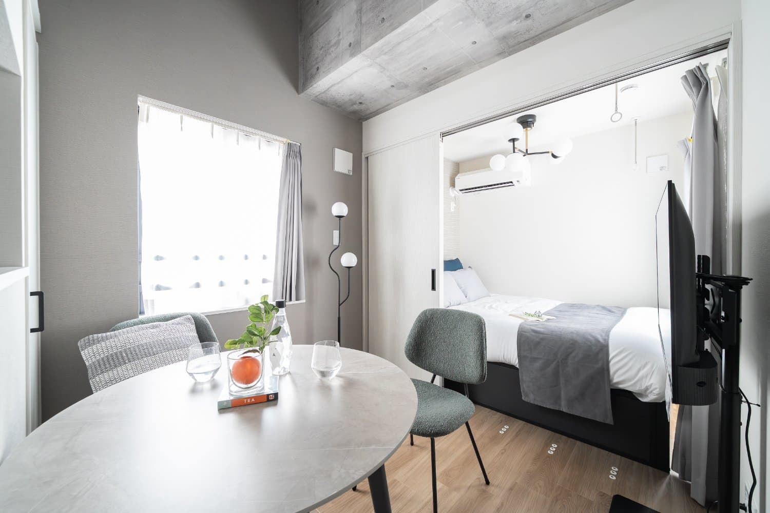 10-minute walk from Higashi-Nakano Station / Excellent access to Shinjuku / Fully furnished with furniture and appliances / North Ridge Shinjuku 401