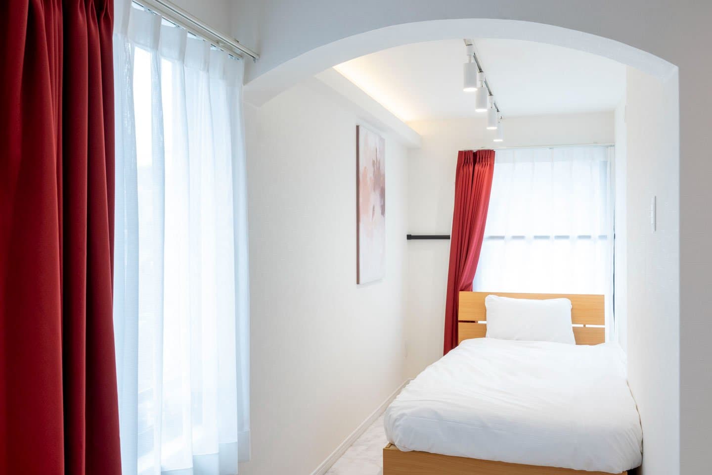同じ物件の部屋写真: ☆9月末滞在までの特価賃料!☆ 綺麗なお部屋/オシャレなデザイナーズ物件♪プロジェクター付き/Recorrido Yoyogi 401