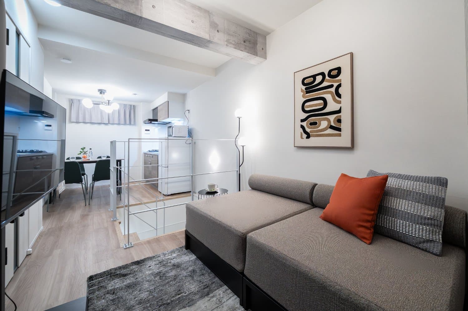 10-minute walk from Higashi-Nakano Station / Excellent access to Shinjuku / Maisonette / Accommodates up to 5 people / North Ridge Shinjuku 101