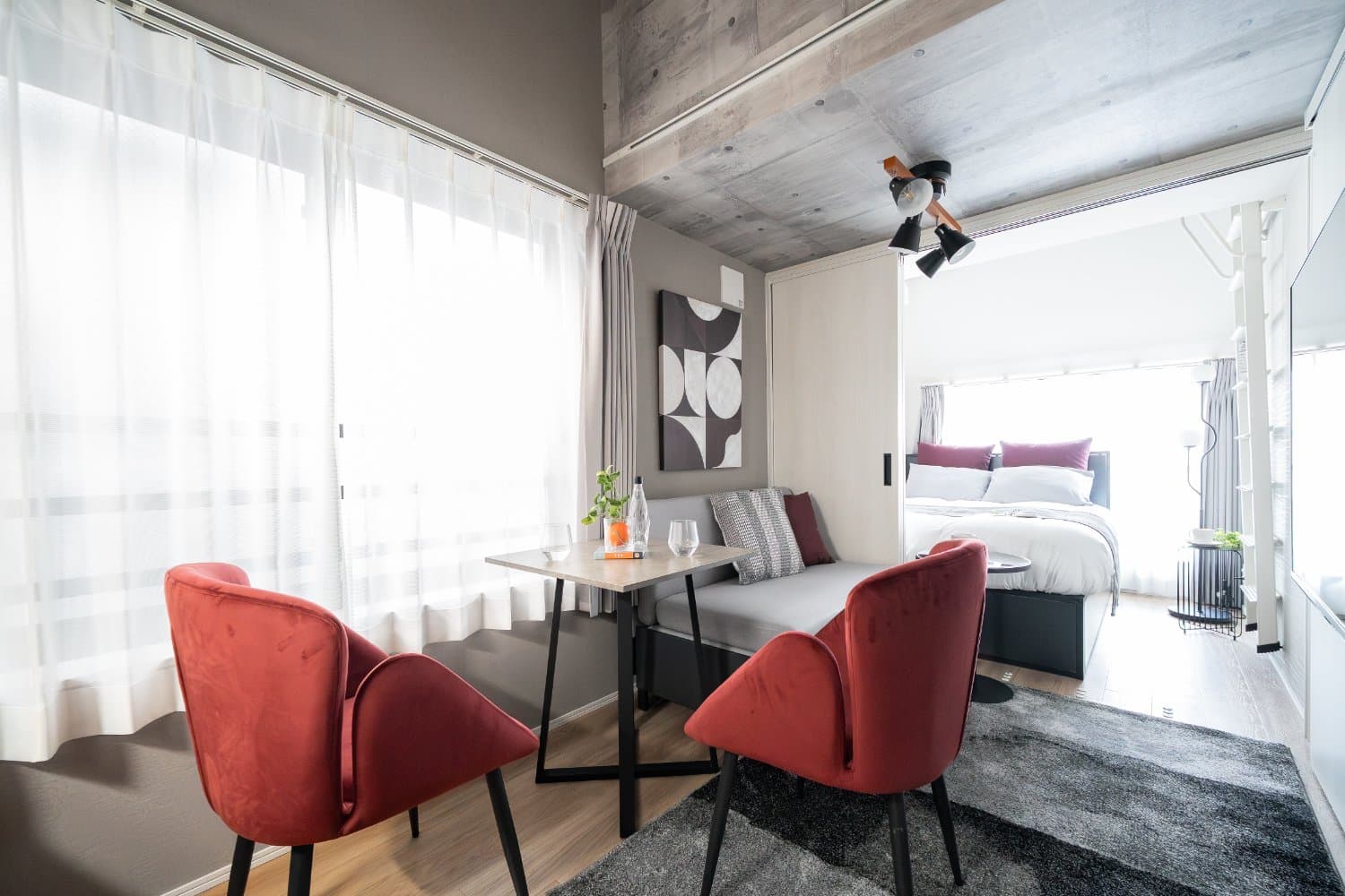 10-minute walk from Higashi-Nakano Station / Excellent access to Shinjuku / Fully furnished with furniture and appliances / North Ridge Shinjuku 403