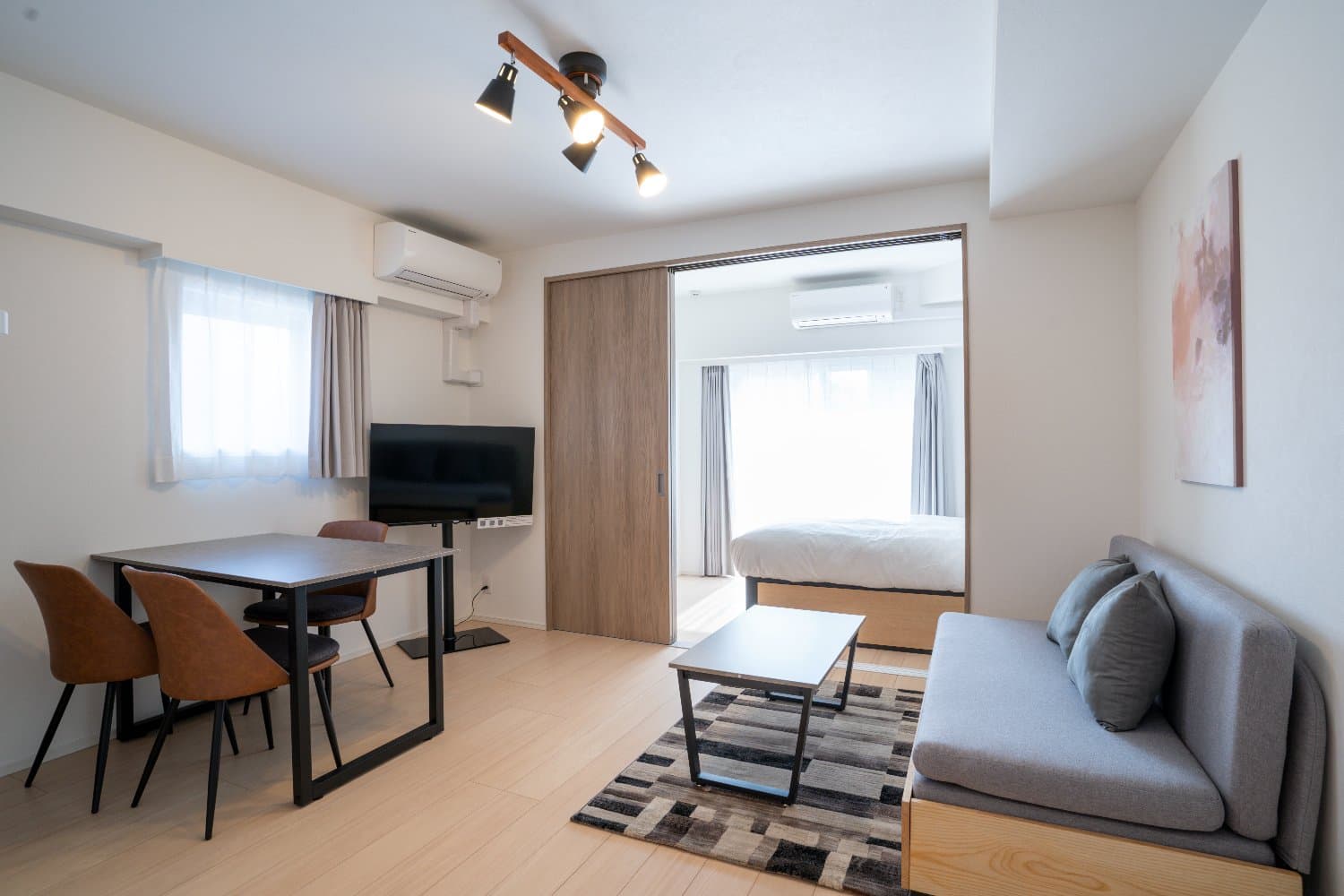 11-minute walk from Honjo-Azumabashi Station / Simple and clean designer apartment / Suitable for short-term to long-term stays / Urban Park Honjo-Azumabashi 505
