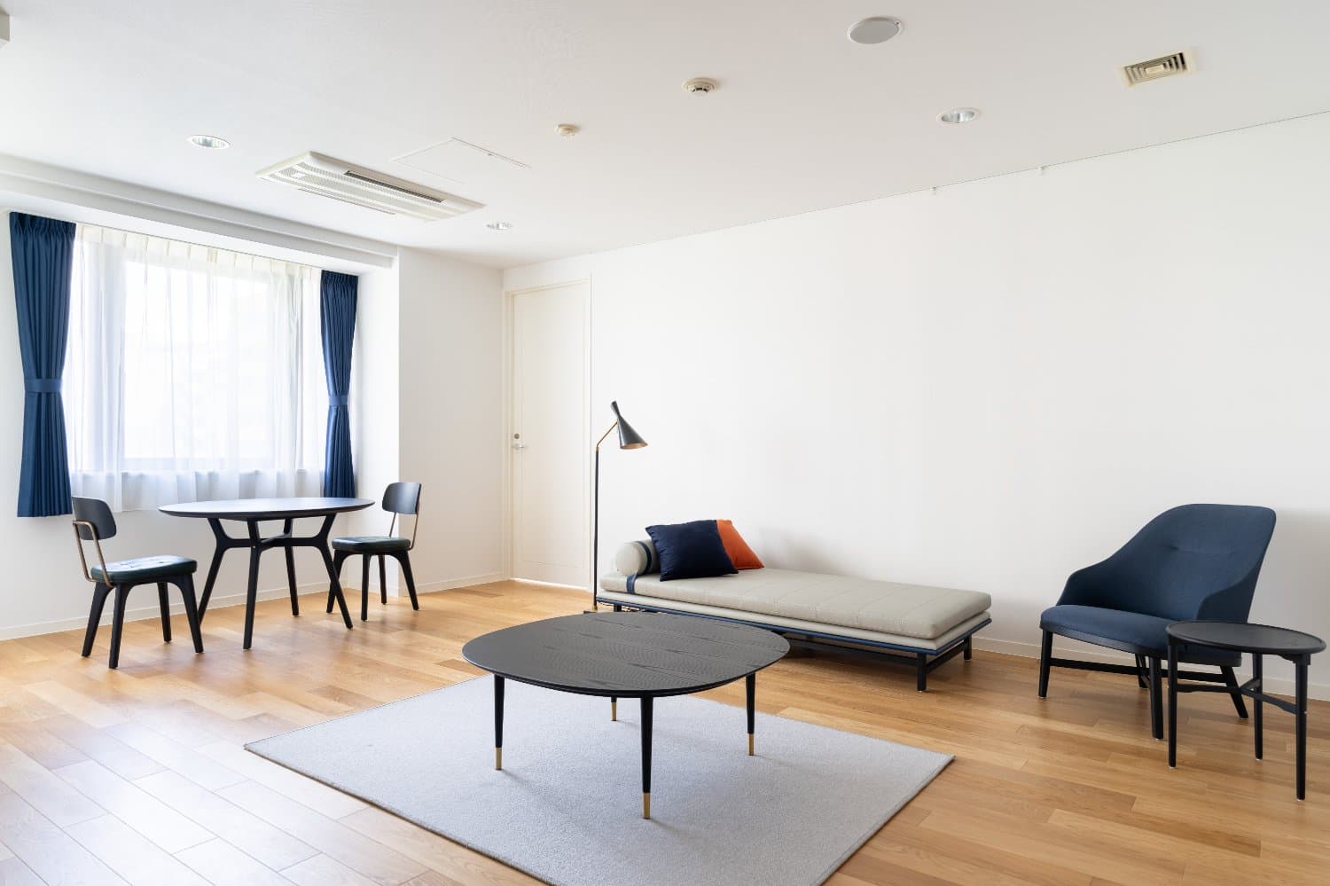神谷町駅から徒歩1分!シンプルでモダンなお部屋♪/家具・家電完備/神谷町MTコート 302