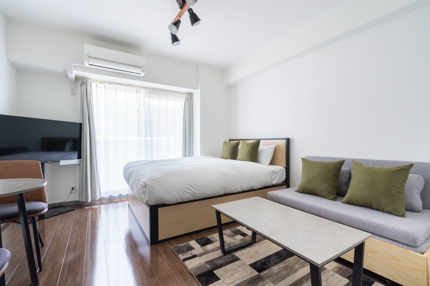 Great access to Universal Studios Japan! / Within walking distance of Osaka Station / Stylish studio apartment / Shin-Umeda Central Hills 401
