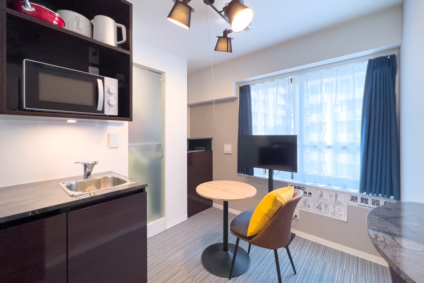 Popular Ebisu area / Excellent access / Newly built / Fully furnished with furniture and appliances / The Sanctus Ebisu 404