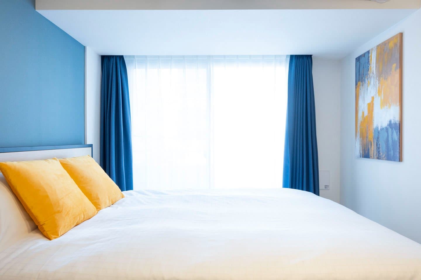 7-minute walk from the station / Abundant facilities near the station / 1-minute walk to a convenience store / Sky Kinshicho 302