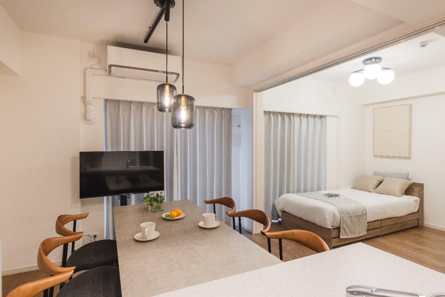 Furniture updated in September 2026 / 4-minute walk from Kagurazaka Station / Calm, modern interior /Miyabi Kagurazaka 801