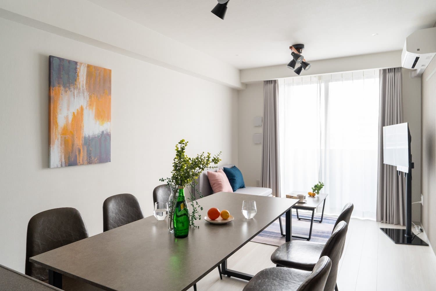 8-minute walk from the nearest station / Built in 2025 / Fully furnished with appliances / Free Wi-Fi / Haven Shibaura 1102