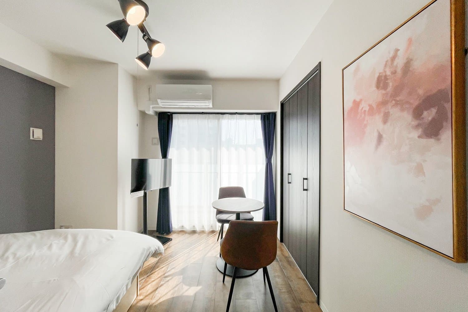 Prime location in downtown Osaka #Within walking distance of Dotonbori #Excellent security / Grandia Shinsaibashi 604