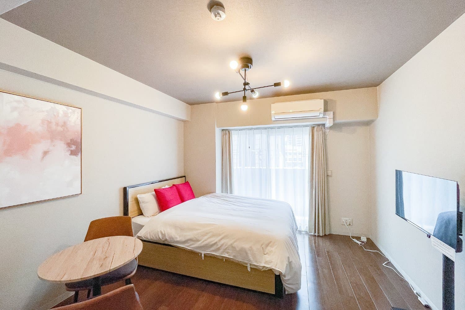Convenience store and supermarket within easy walking distance! / Perfect for a trial cohabitation! / Stylish designer apartment / Shin-Umeda Central Hills 403