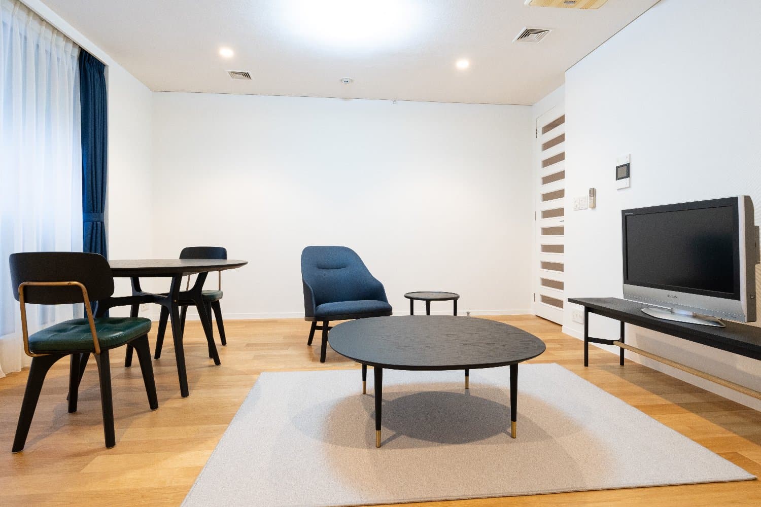 神谷町駅から徒歩1分のマンション!シンプルでモダンなお部屋♪/家具・家電完備/神谷町MTコート 505