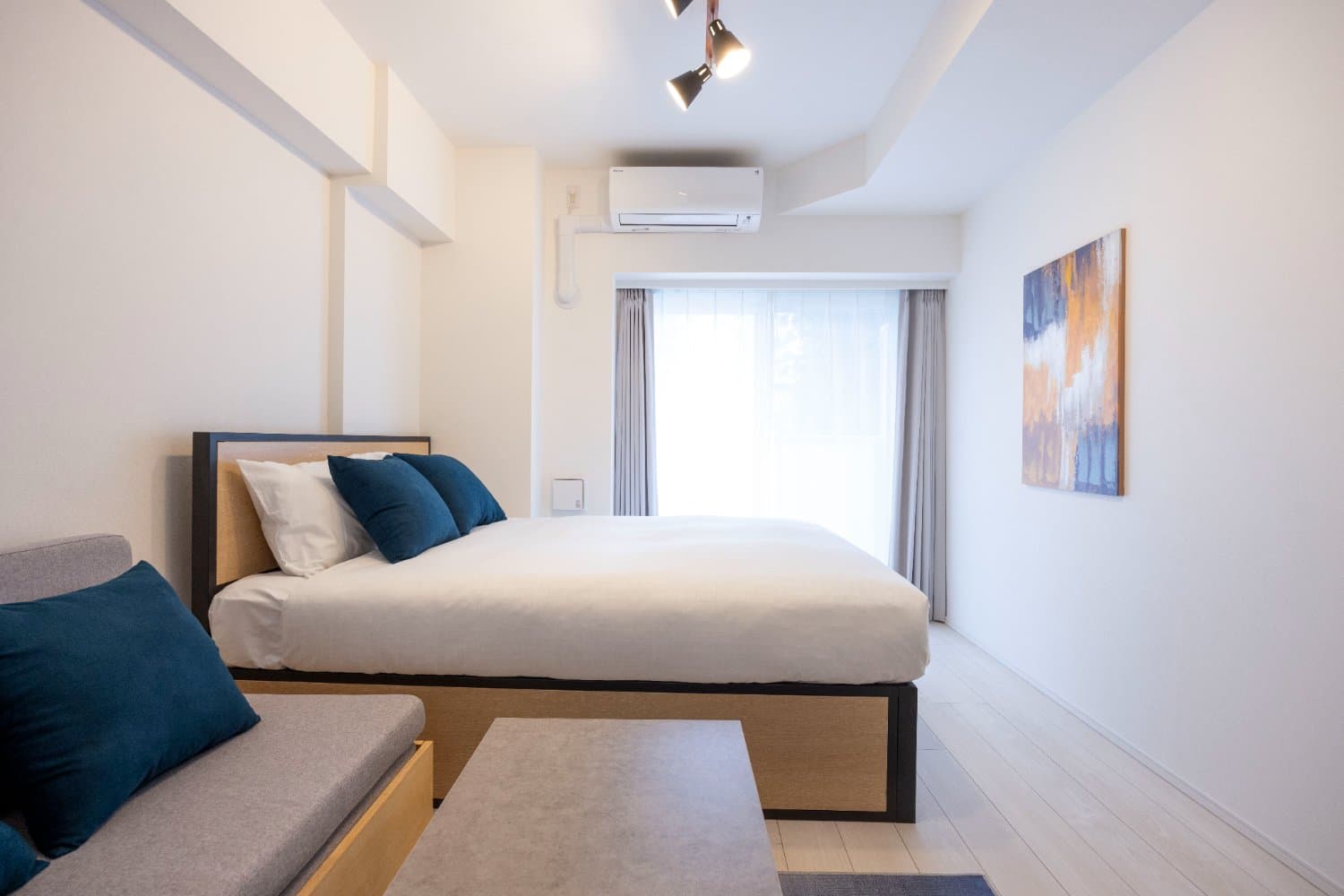 11-minute walk from Honjo-Azumabashi Station / Simple and clean designer apartment / Suitable for short-term to long-term stays / Urban Park Honjo-Azumabashi 202