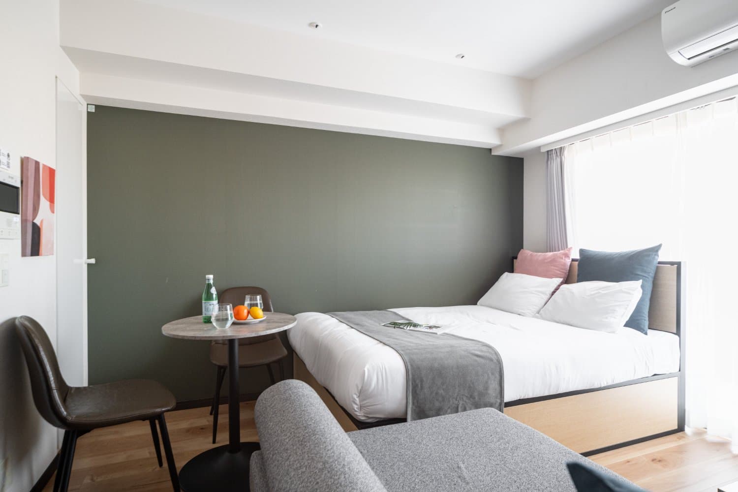 10 minutes by train to Shinjuku Station! Multiple train lines available / 3-minute walk to convenience store / Furnished apartment / MAT Nakaochiai 602