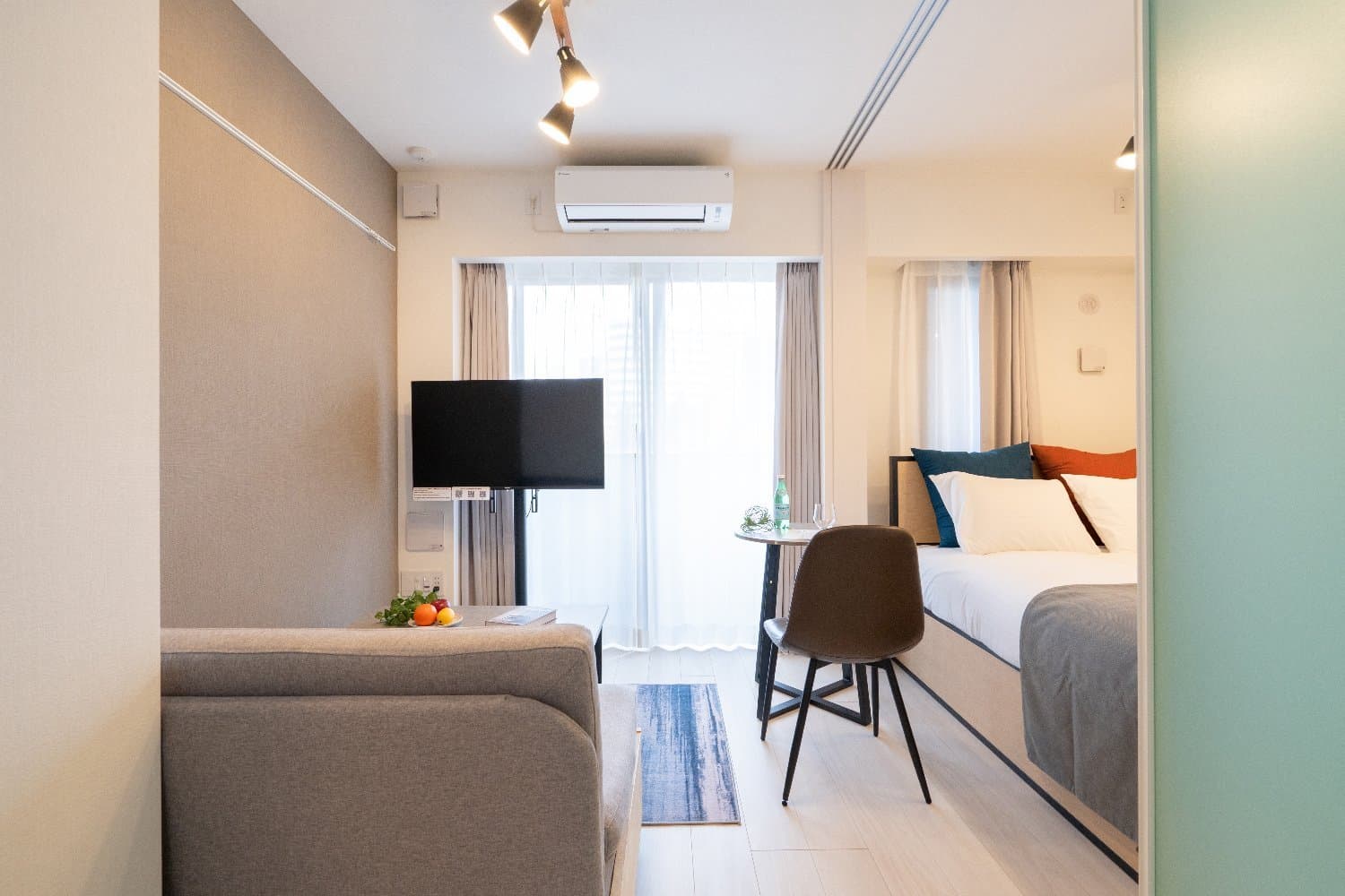 8-minute walk from the nearest station / Built in 2025 / Fully furnished with appliances / Free Wi-Fi / Haven Shibaura 902