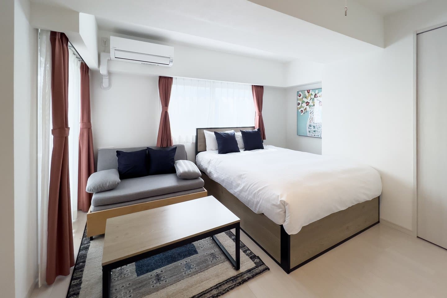 7-minute walk from the station / Abundant facilities near the station / 1-minute walk to a convenience store / Sky Kinshicho803