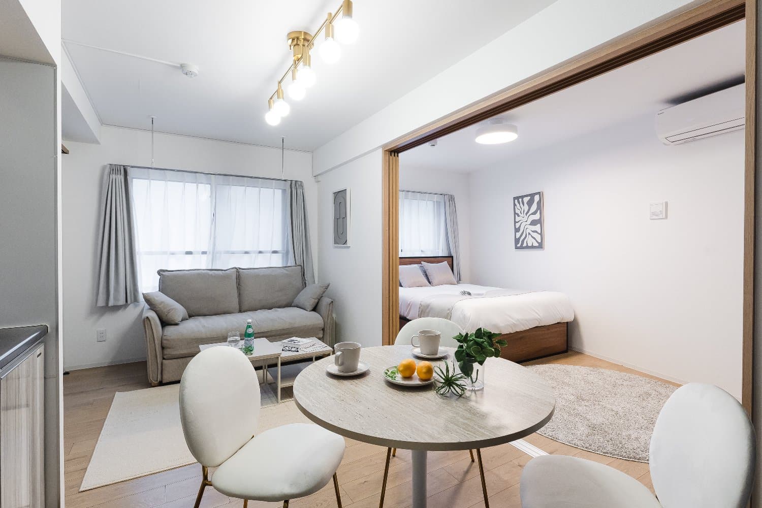 Furniture updated in September 2026 / 3-minute walk from Higashi-Nakano Station / Room featuring high-end furniture with a white color scheme /Tasuki Smart Higashi Nakano 201