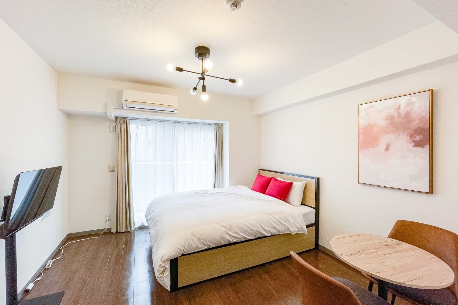 Convenience store and supermarket within easy walking distance! / Perfect for a trial cohabitation! / Stylish designer apartment / Shin-Umeda Central Hills 301