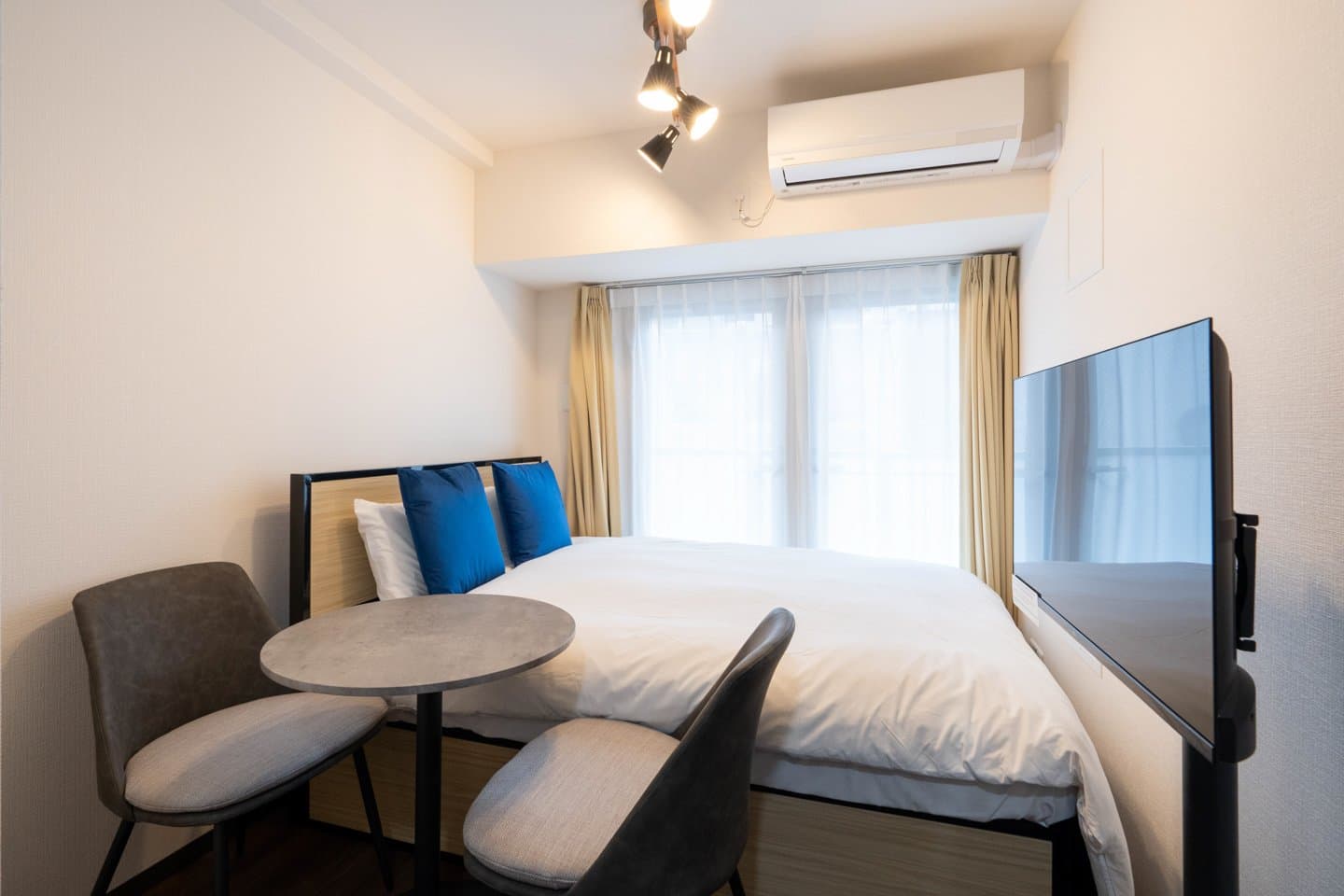 Just a short walk from Shinsaibashi Station ♪ Great location / Newly built / Designer apartment / valore Kitahorie 501