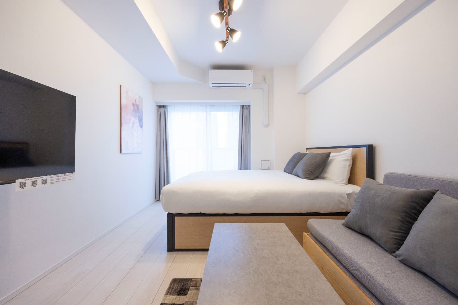 11-minute walk from Honjo-Azumabashi Station / Simple and clean designer apartment / Suitable for short-term to long-term stays / Urban Park Honjo-Azumabashi 503