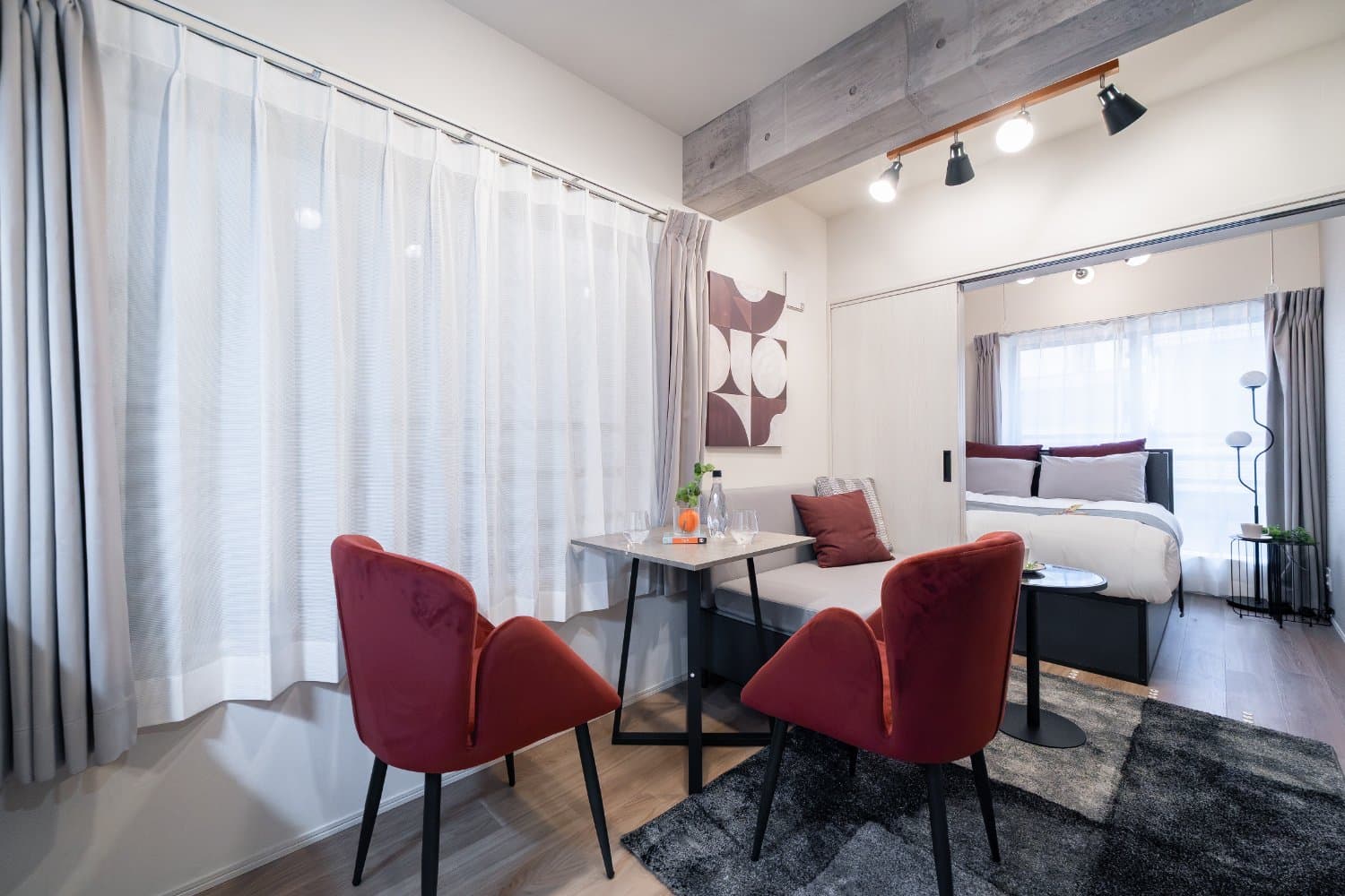 10-minute walk from Higashi-Nakano Station / Excellent access to Shinjuku / Fully furnished with furniture and appliances / North Ridge Shinjuku 203